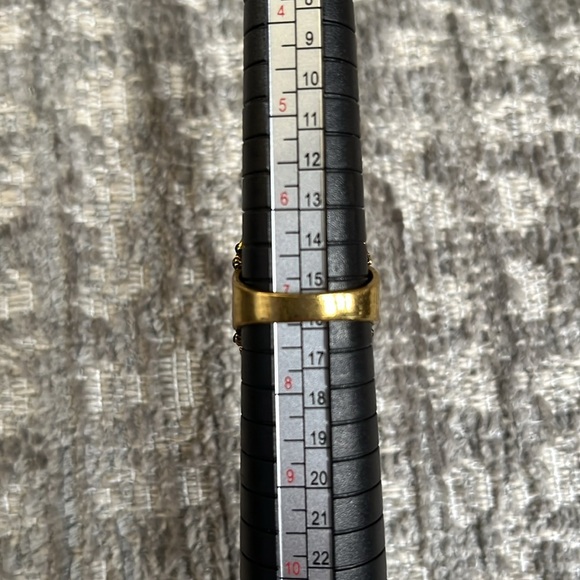 Size 7 Accent Ring - Picture 6 of 6